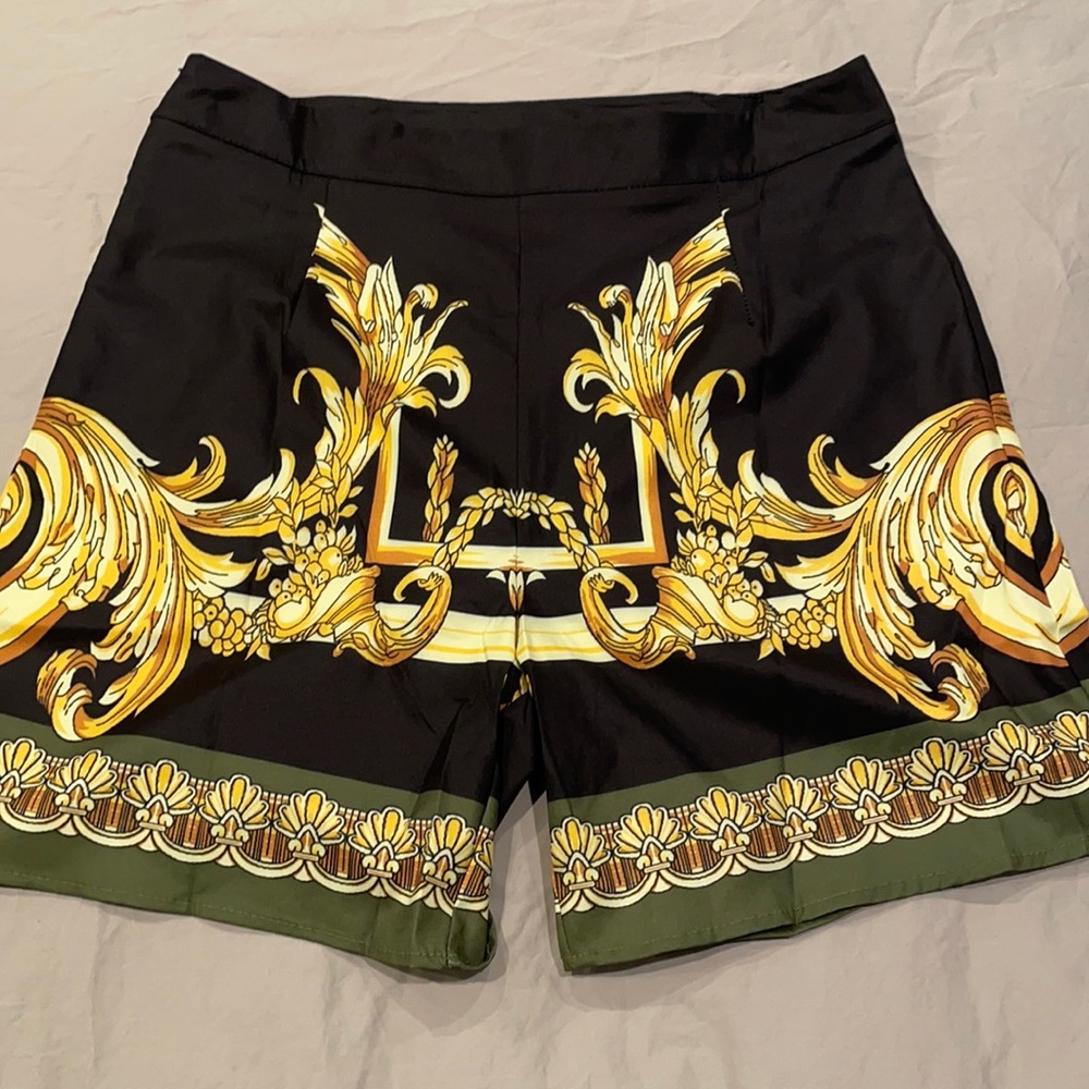 VERSACE INSPIRED ! shorts available size L